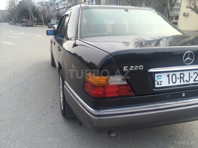 Mercedes E 220 1994, 219,041 km - 2.2 l - Bakı