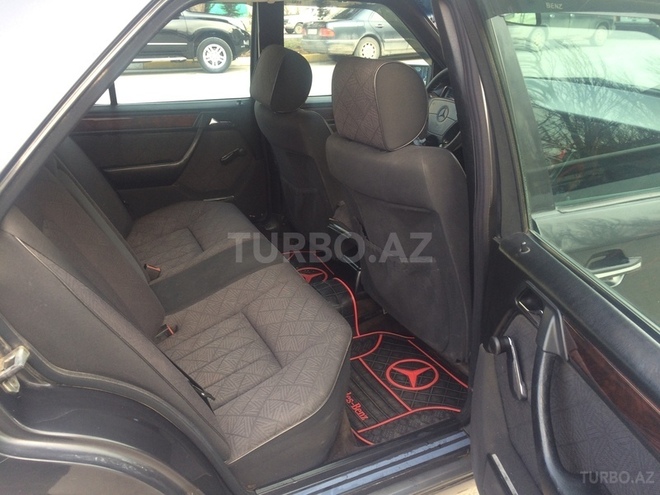 Mercedes E 220 1994, 219,041 km - 2.2 l - Bakı