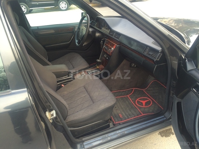 Mercedes E 220 1994, 219,041 km - 2.2 l - Bakı