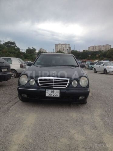 Mercedes E 240 2000, 135,000 km - 2.4 l - Bakı