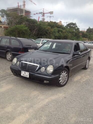 Mercedes E 240 2000, 135,000 km - 2.4 l - Bakı