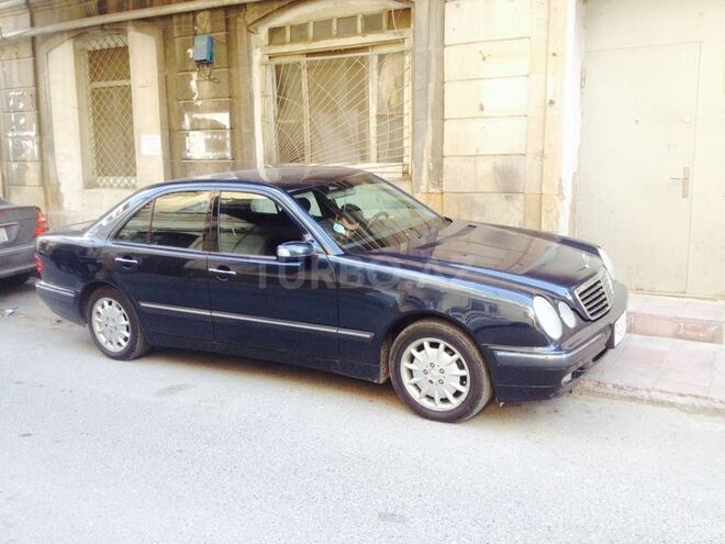 Mercedes E 240 2000, 135,000 km - 2.4 l - Bakı