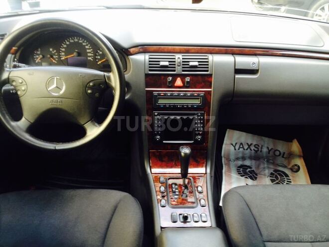 Mercedes E 240 2000, 135,000 km - 2.4 l - Bakı