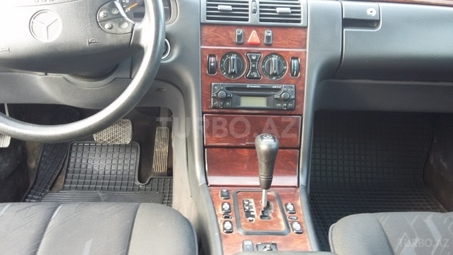 Mercedes E 200 2000, 214,000 km - 2.0 л - Sumqayıt