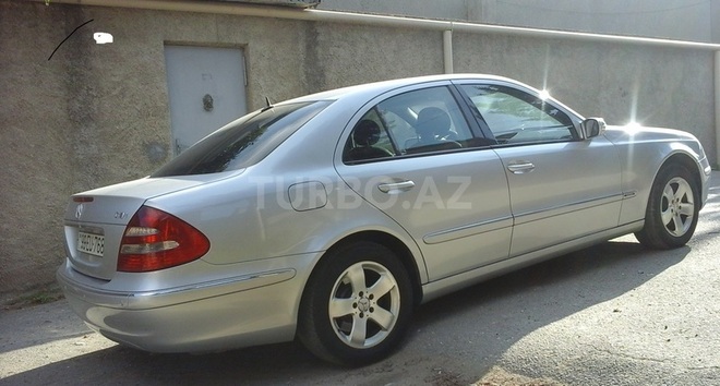 Mercedes E 270 2002, 447,000 km - 2.7 l - Bakı