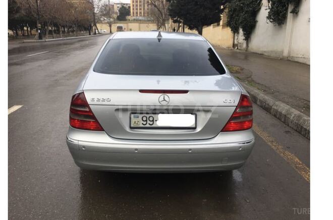 Mercedes E 220 2005, 235,000 km - 2.2 l - Bakı