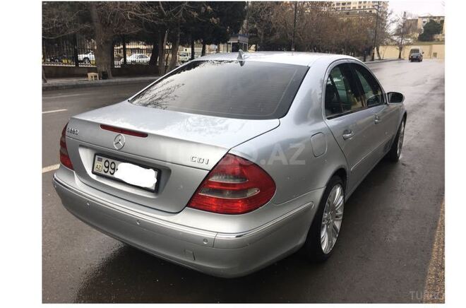 Mercedes E 220 2005, 235,000 km - 2.2 l - Bakı