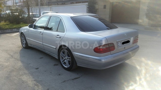Mercedes E 240 2000, 280,000 km - 2.4 l - Bakı