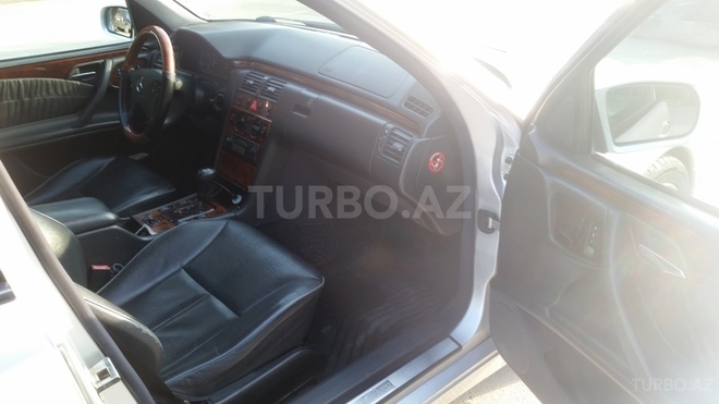 Mercedes E 240 2000, 280,000 km - 2.4 l - Bakı