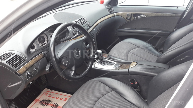 Mercedes E 240 2005, 159,000 km - 2.6 l - Bakı
