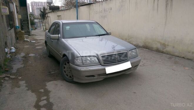 Mercedes C 220 2000, 135,000 km - 2.2 l - Bakı