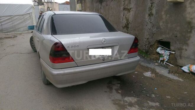 Mercedes C 220 2000, 135,000 km - 2.2 l - Bakı
