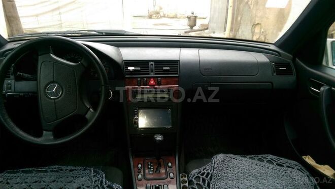 Mercedes C 220 2000, 135,000 km - 2.2 l - Bakı