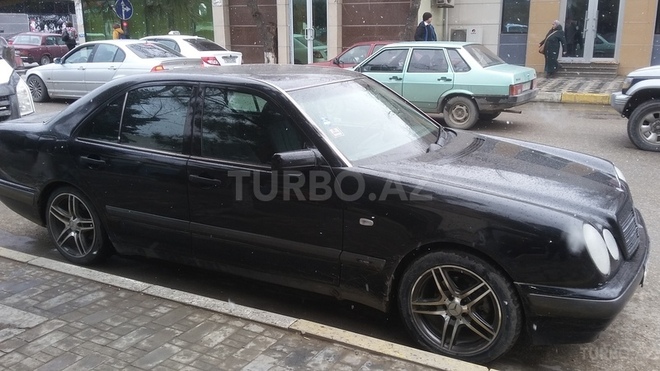 Mercedes E 240 1999, 267,000 km - 2.4 l - Bakı