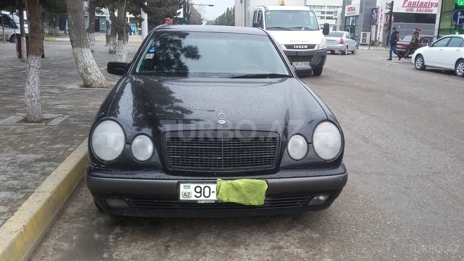 Mercedes E 240 1999, 267,000 km - 2.4 l - Bakı