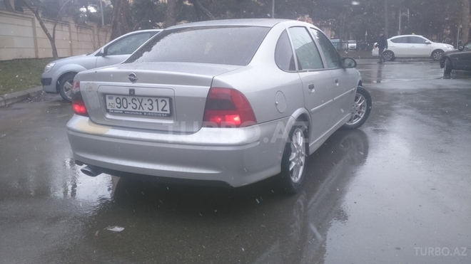 Opel Vectra 1999, 200,000 km - 1.8 л - Bakı