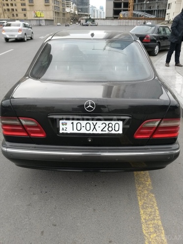 Mercedes E 280 2002, 305,000 km - 2.8 л - Bakı