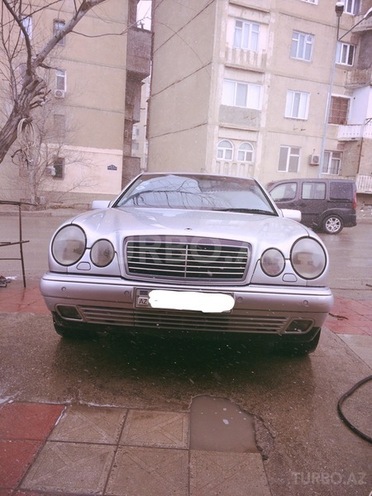 Mercedes E 220 1998, 320,000 km - 2.2 л - Bakı
