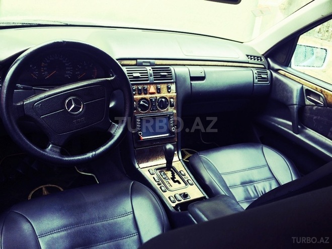 Mercedes E 220 1998, 320,000 km - 2.2 л - Bakı