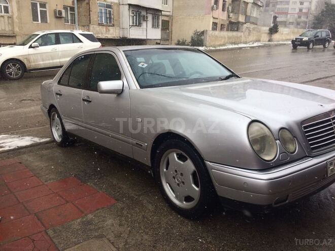 Mercedes E 220 1998, 320,000 km - 2.2 л - Bakı