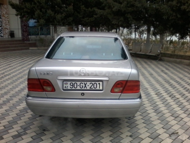 Mercedes E 240 1998, 197,500 km - 2.4 l - Bakı