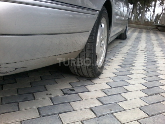 Mercedes E 240 1998, 197,500 km - 2.4 l - Bakı