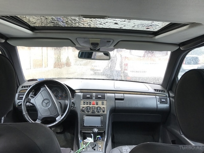 Mercedes E 230 1998, 340,000 km - 2.3 л - Bakı