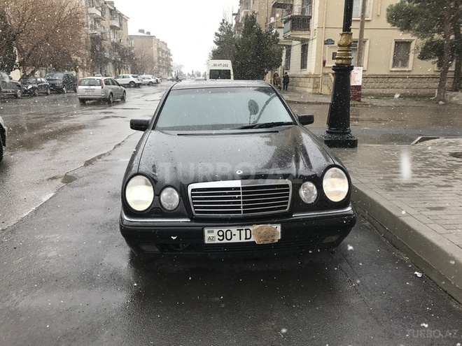 Mercedes E 230 1998, 340,000 km - 2.3 л - Bakı