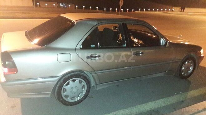 Mercedes C 180 1998, 300,000 km - 1.8 l - Bakı