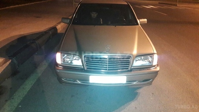 Mercedes C 180 1998, 300,000 km - 1.8 l - Bakı