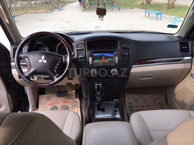 Mitsubishi Pajero 2009, 134,000 km - 3.5 l - Bakı