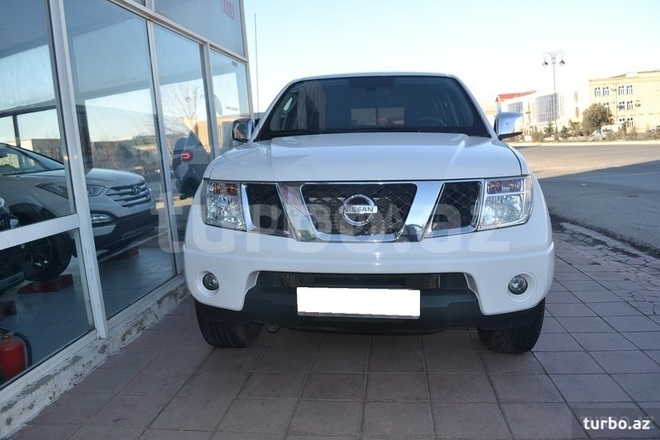Nissan Navara 2014, 95,000 km - 2.5 l - Bakı