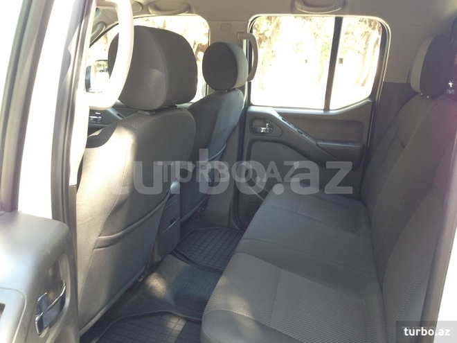 Nissan Navara 2014, 95,000 km - 2.5 l - Bakı
