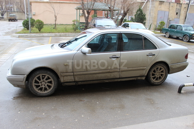 Mercedes E 230 1996, 335,976 km - 2.3 l - Bakı