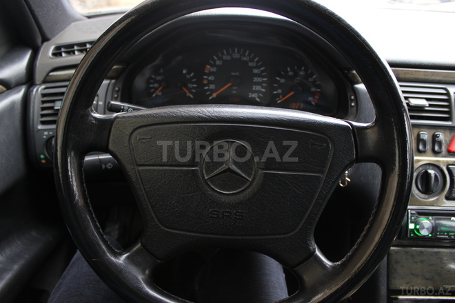 Mercedes E 230 1996, 335,976 km - 2.3 l - Bakı