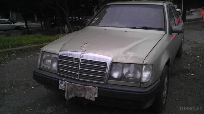 Mercedes E 250 1986, 380,000 km - 2.5 l - Bakı