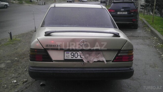 Mercedes E 250 1986, 380,000 km - 2.5 l - Bakı