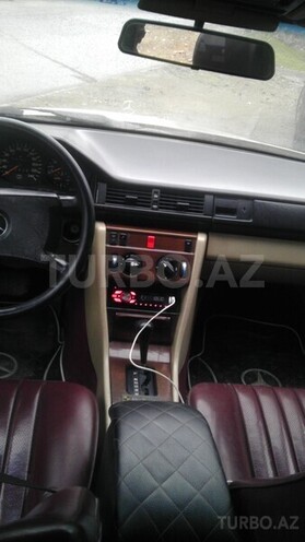 Mercedes E 250 1986, 380,000 km - 2.5 l - Bakı