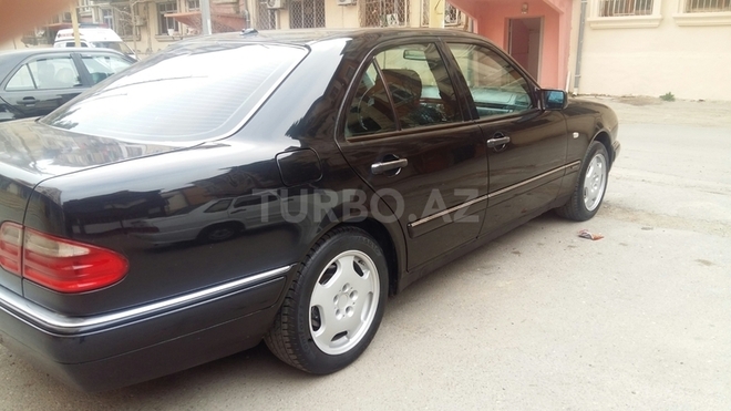 Mercedes E 240 1998, 253,000 km - 2.4 l - Bakı