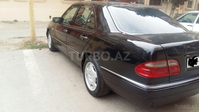 Mercedes E 240 1998, 253,000 km - 2.4 l - Bakı