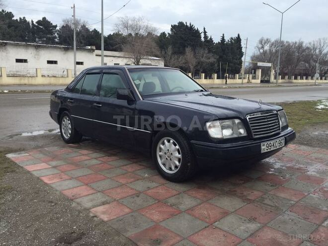 Mercedes E 220 1994, 325,000 km - 2.2 l - Sumqayıt