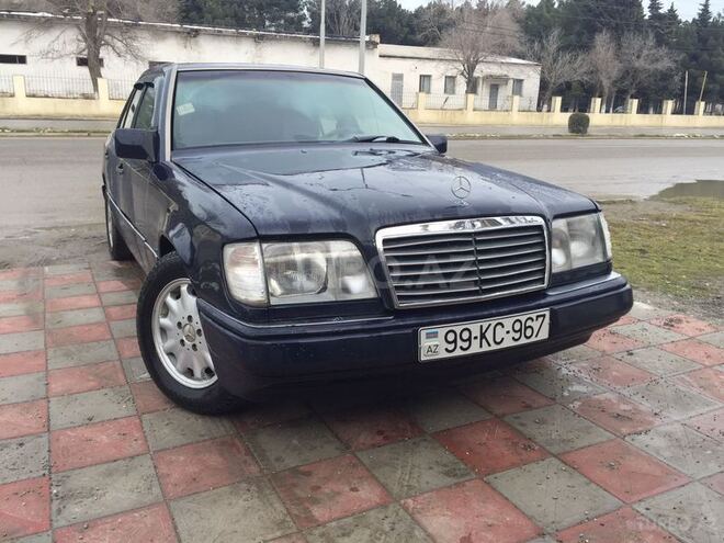 Mercedes E 220 1994, 325,000 km - 2.2 l - Sumqayıt