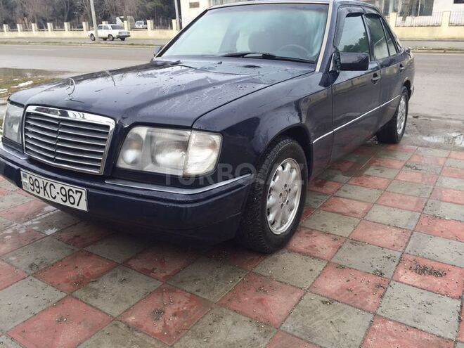 Mercedes E 220 1994, 325,000 km - 2.2 l - Sumqayıt