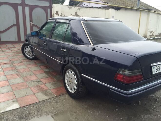 Mercedes E 220 1994, 325,000 km - 2.2 l - Sumqayıt