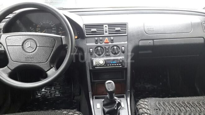 Mercedes C 220 1999, 250,000 km - 2.2 l - Bakı