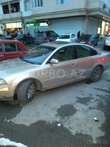 Volkswagen Passat 2001, 235,000 km - 1.8 l - Bakı