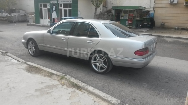 Mercedes E 320 1998, 133,300 km - 3.2 l - Bakı