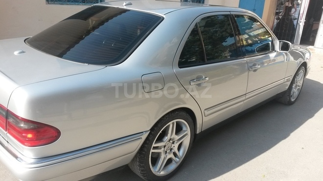 Mercedes E 320 1998, 133,300 km - 3.2 l - Bakı