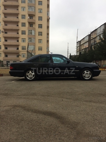 Mercedes E 240 1997, 302,850 km - 2.4 л - Gəncə