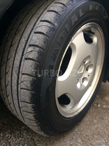 Mercedes E 240 1997, 302,850 km - 2.4 л - Gəncə